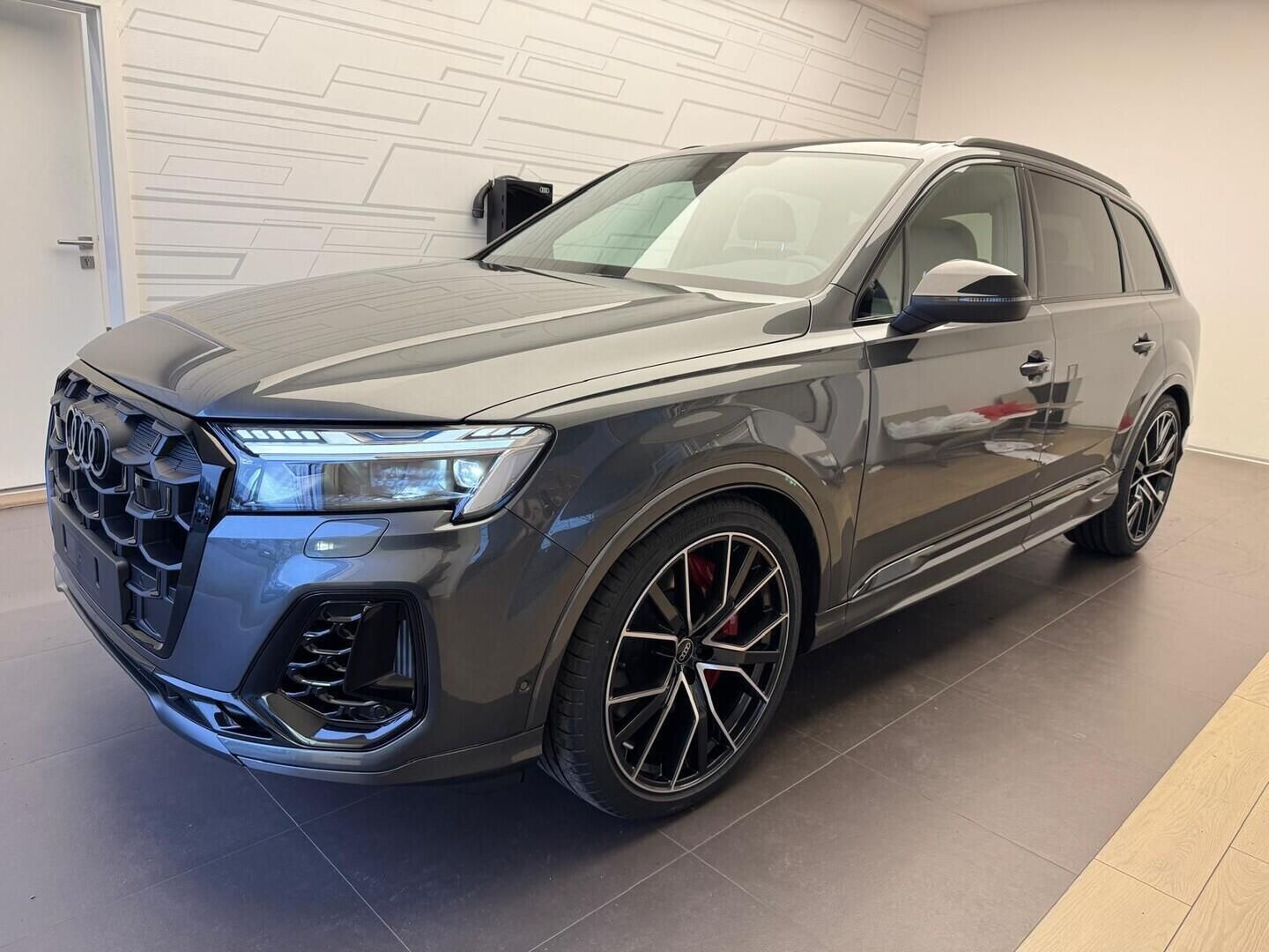 Audi SQ7, SUV V8 TFSI quattro 373 kW