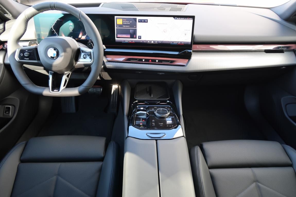 BMW Řada 5, 540d xDrive Sedan - fotka 4