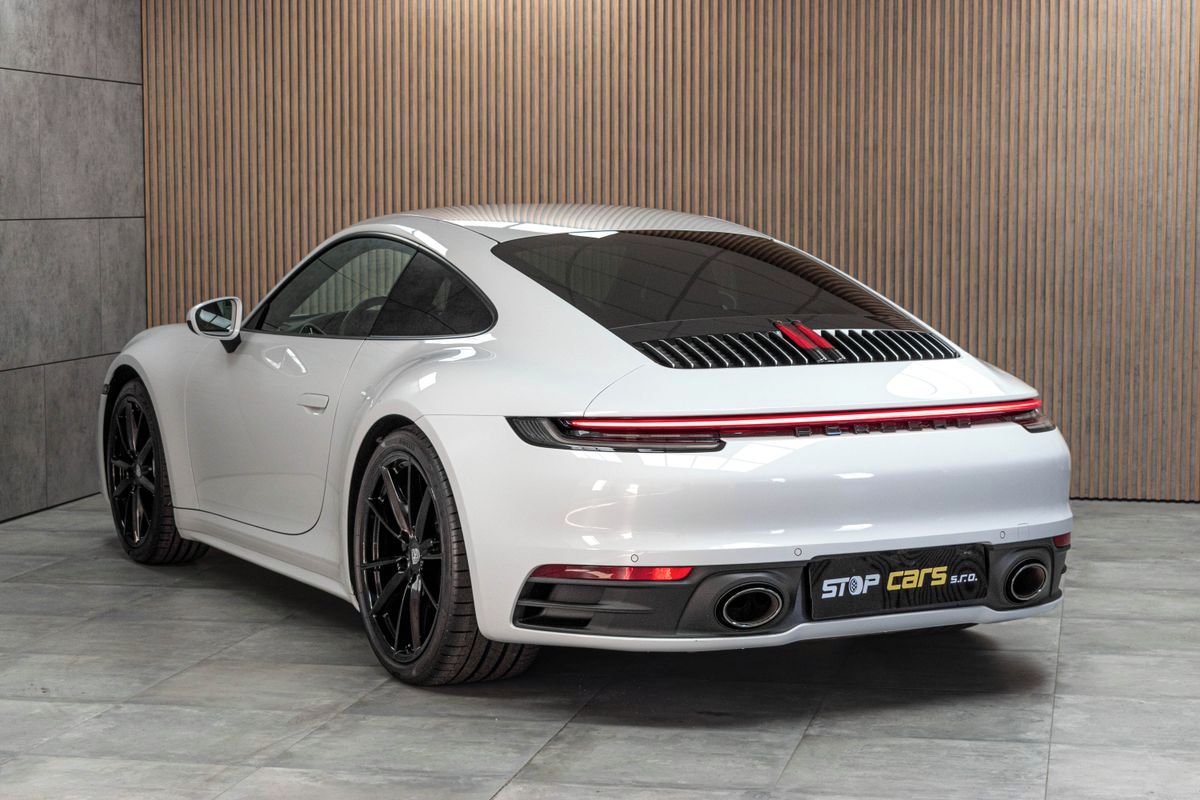 Porsche 911, 992 CARRERA 4*BLACK PAKET*DPH* - fotka 4