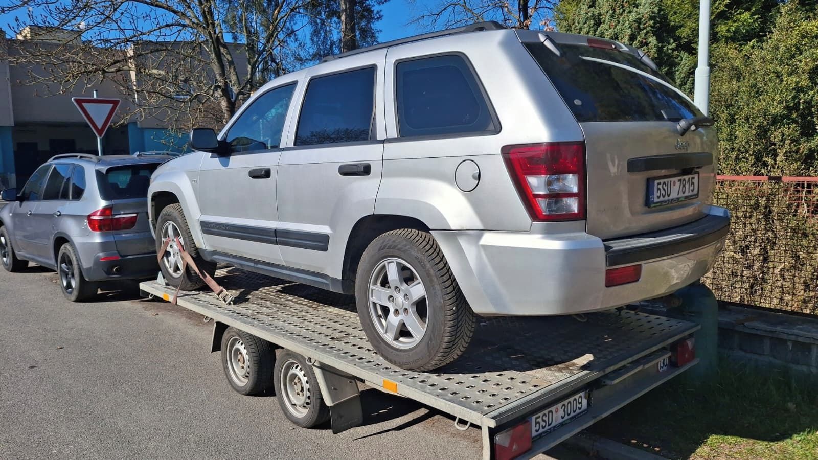 Jeep Grand Cherokee, motor KO- prodám celek dílů- - fotka 2