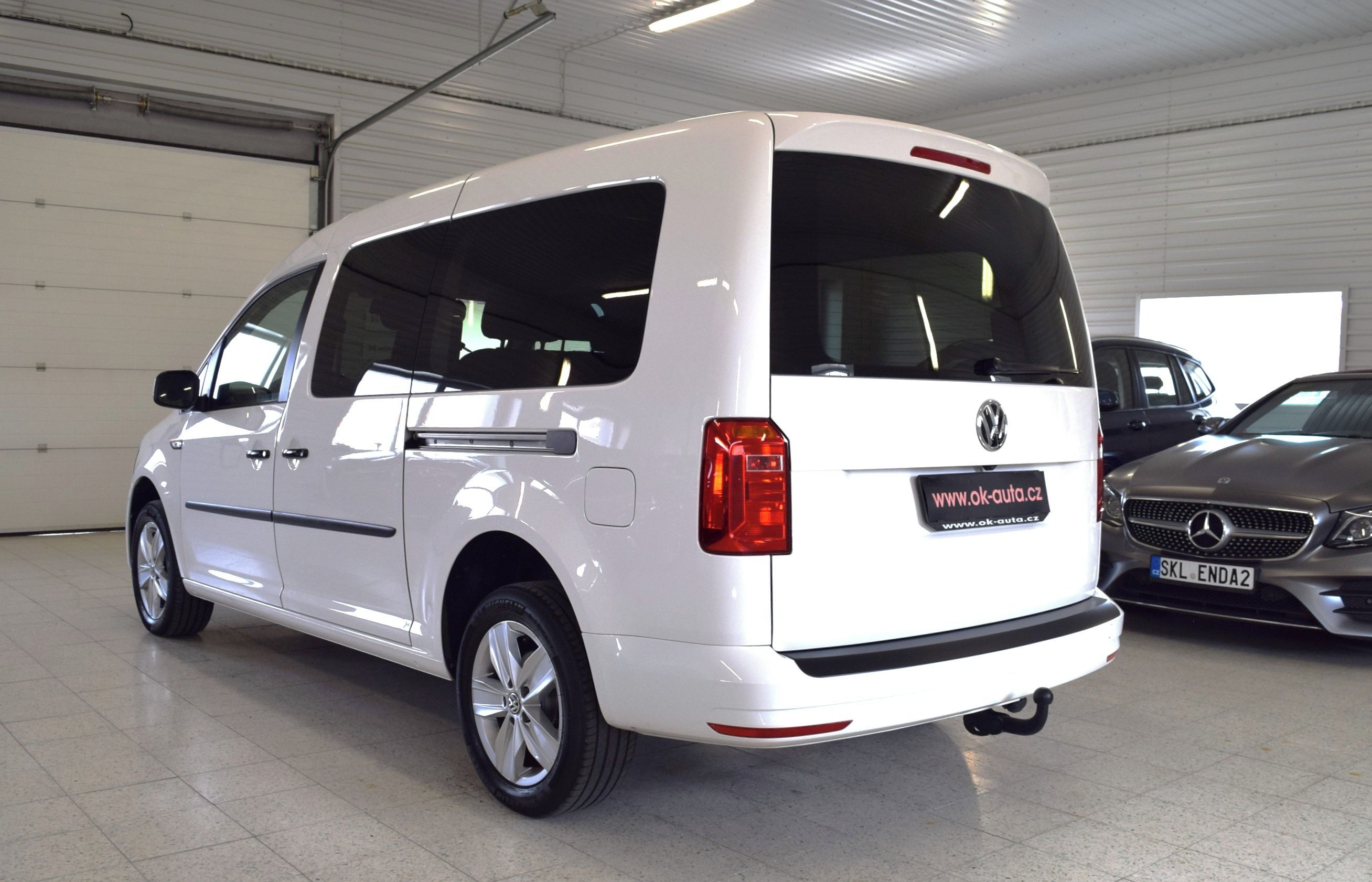 Volkswagen Caddy, 2.0 TDI MAXI 4x4 DSG 5 MÍST - fotka 3