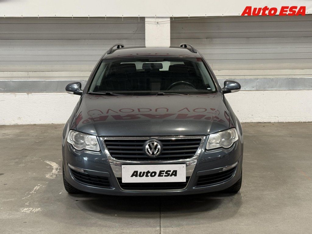Volkswagen Passat, 2.0 TDI,ČR,AC,xenon - fotka 2