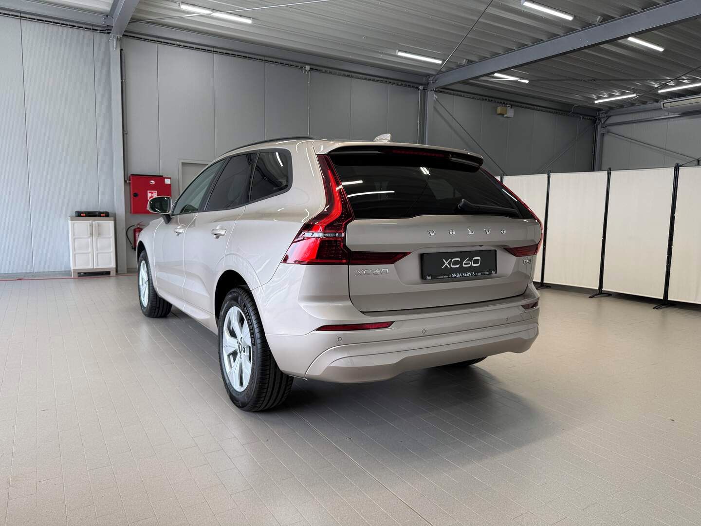 Volvo XC60, B5 2.0L 250+14 HPAT8 AWD CORE - fotka 3