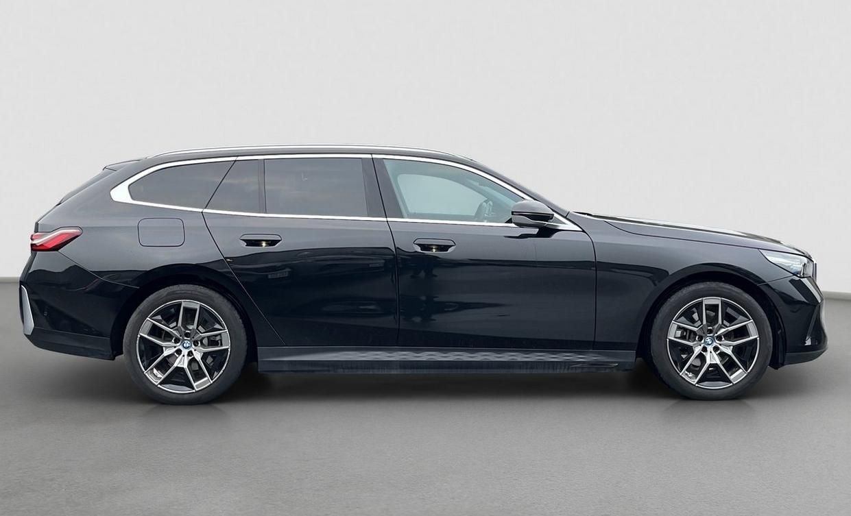 BMW Řada 5, 530e xDrive Touring ada. temp. - fotka 4