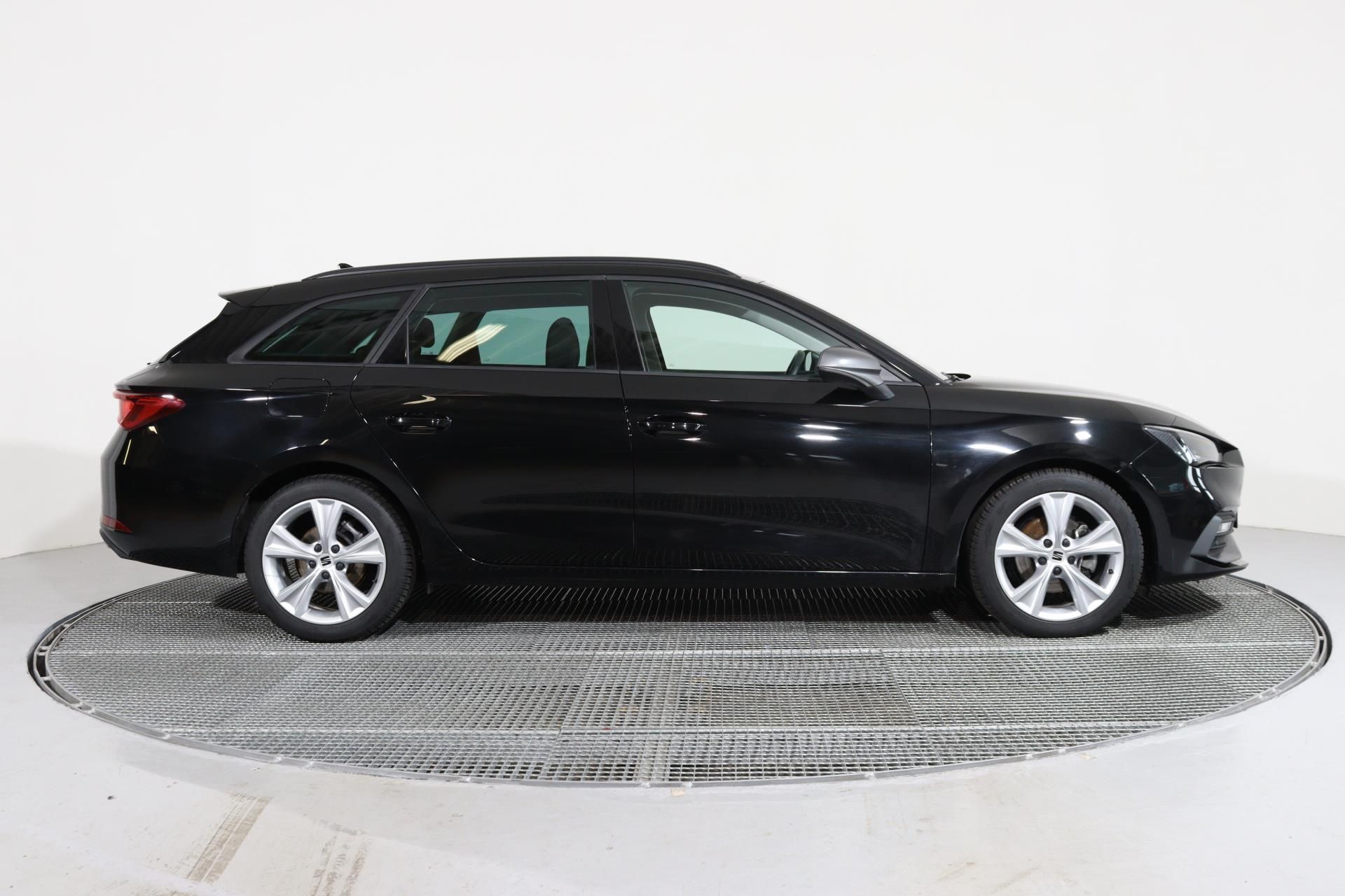 Seat Leon, SP FR 1.5 TSI 115k/Park.kamera - fotka 3
