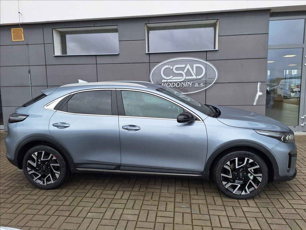 Kia XCee´d, 1,6 TGDi 7DCT aut.  Steel Ed. - fotka 6