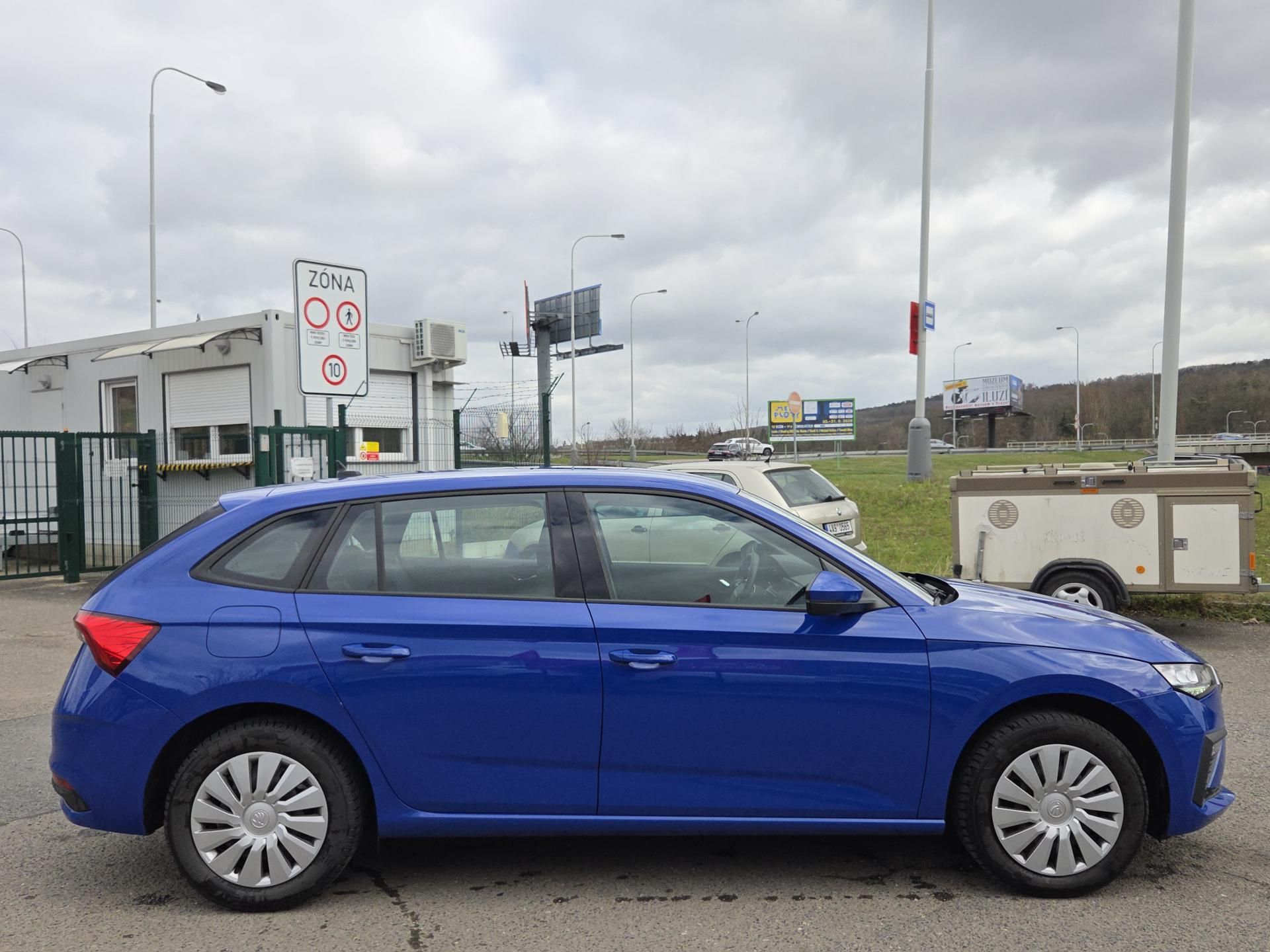 Škoda Scala, 1,0TSi splátky od 10% všem - fotka 4