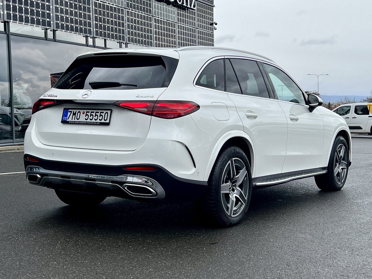 Mercedes-Benz GLC, 300 de 4M Plug-In hybrid - fotka 3