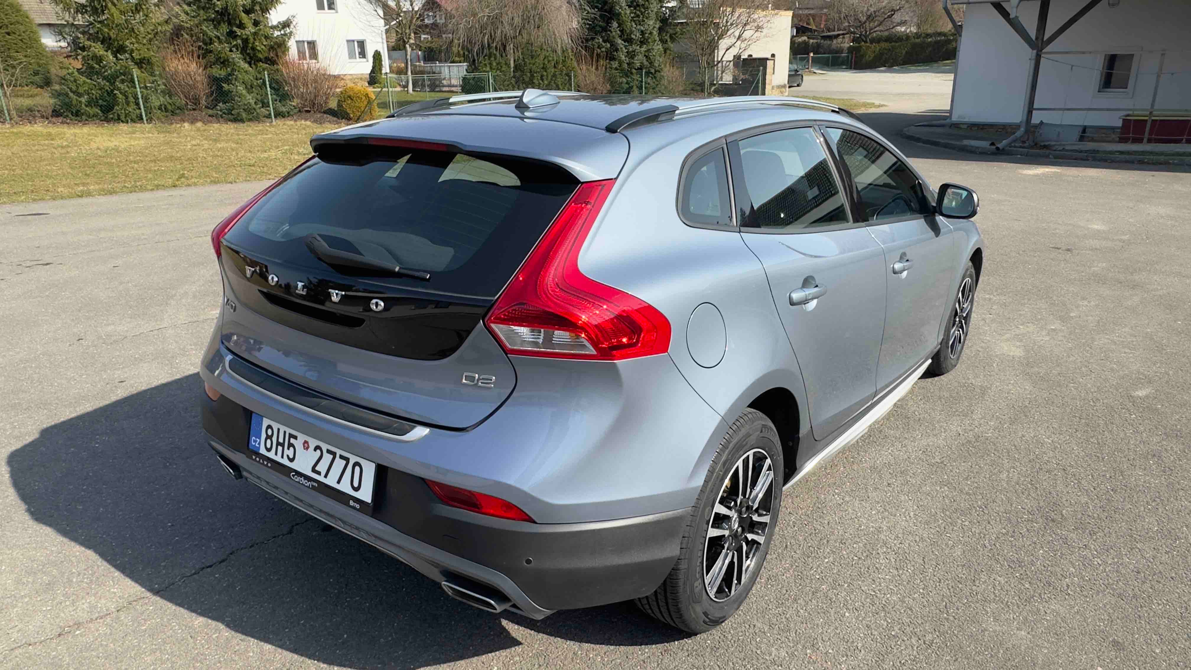 Volvo V40, CROSS COUNTRY D2 BLACK EDITION - fotka 6