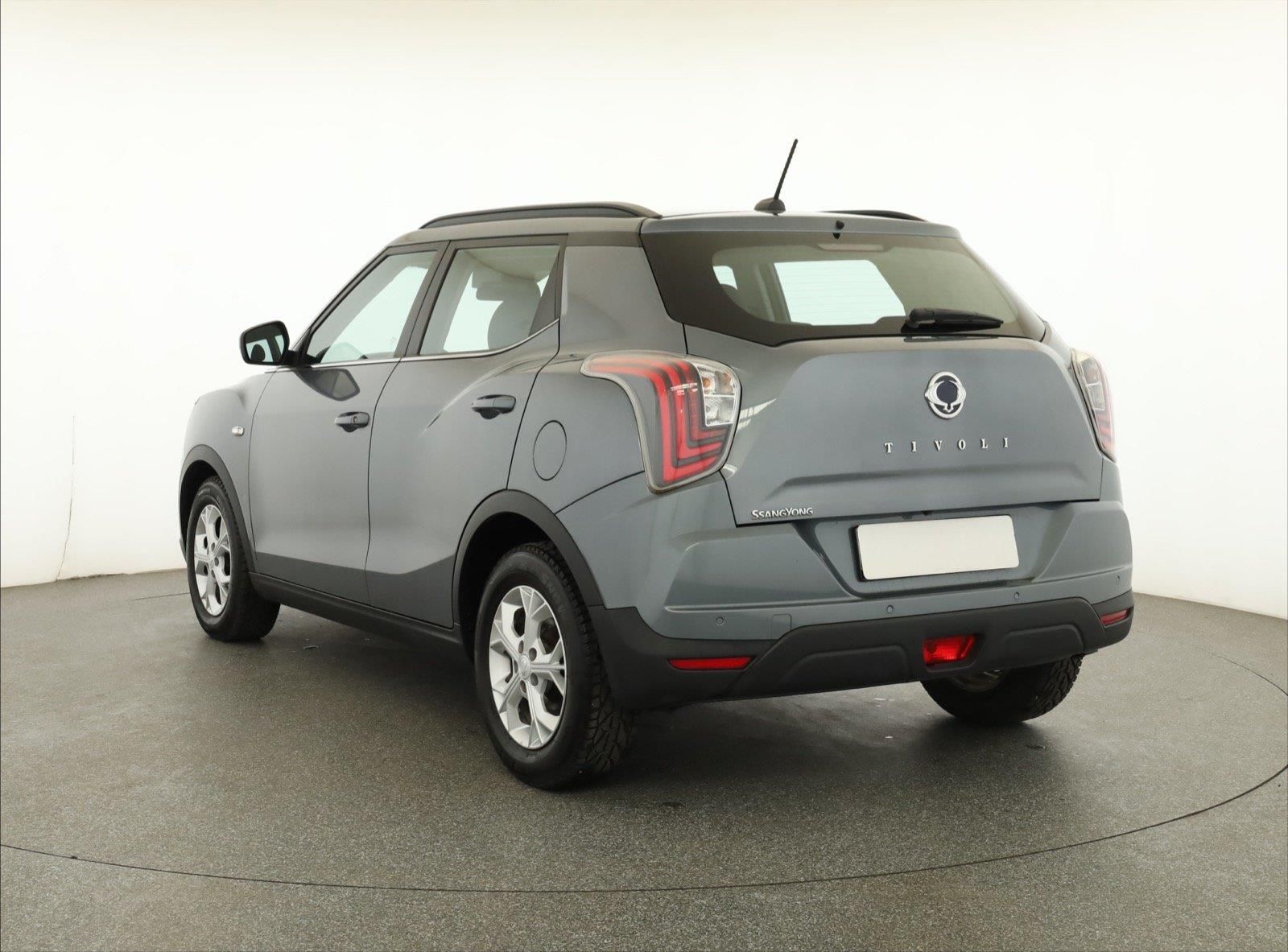 SsangYong Tivoli, 1.5 T-GDI, Automat, ČR,1.maj - fotka 4