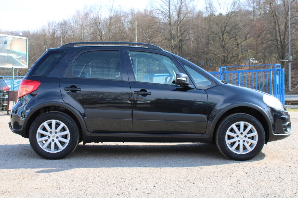 Suzuki SX4, 1,6 VVT  4x4,KEYLESS,TAŽNÉ - fotka 4