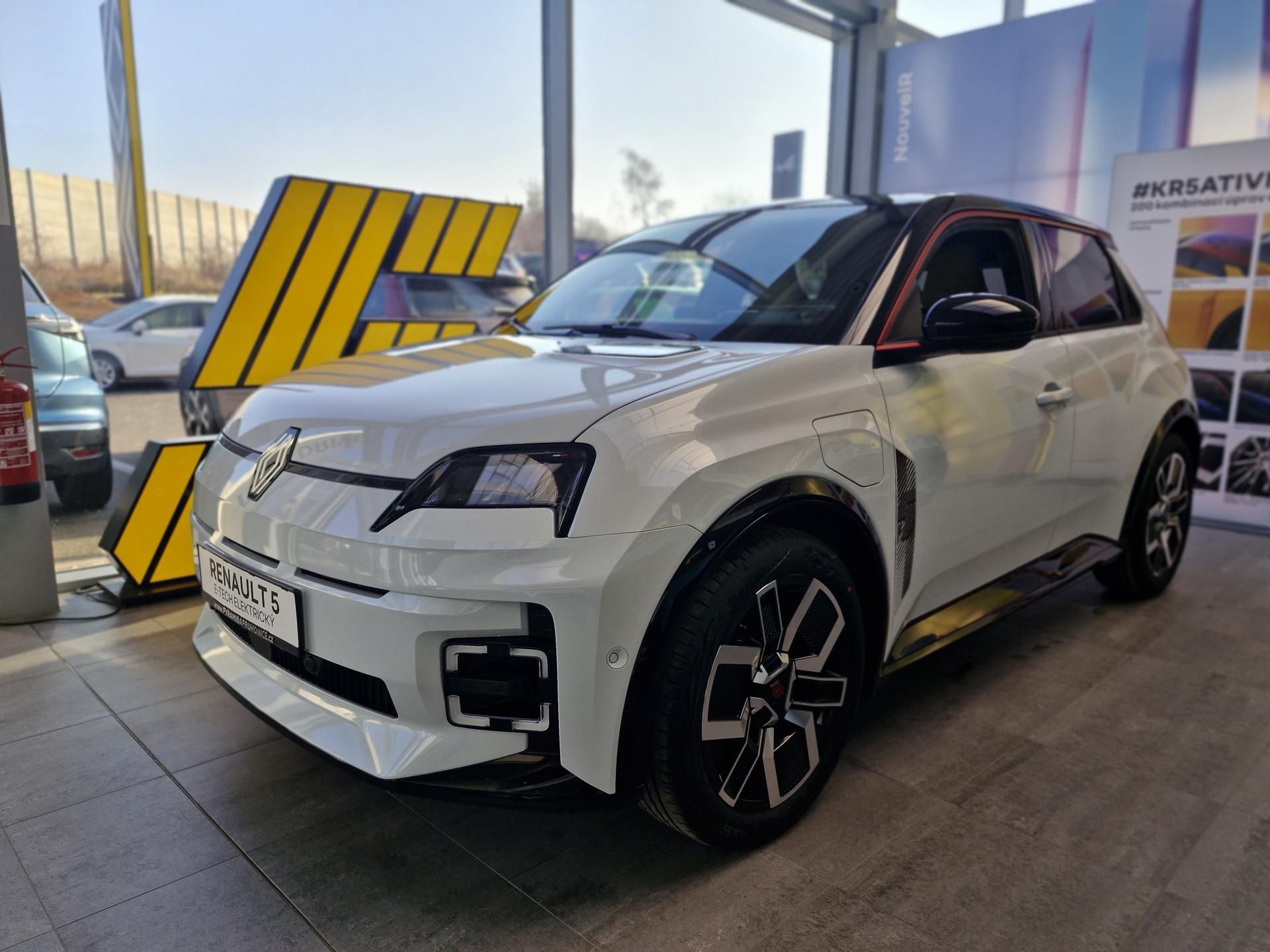 Renault R5, iconic cinq 150k comfort range