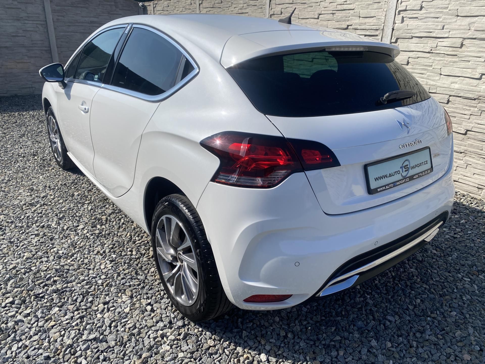 Citroën DS4, 1.6i 16V 120PS EXCLUSIVE TOP!! - fotka 3