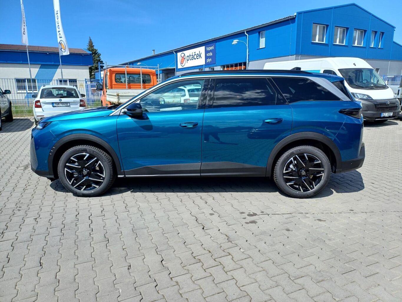 Peugeot 5008, BUSINESS Hybrid 145 e-DCS6 - fotka 2