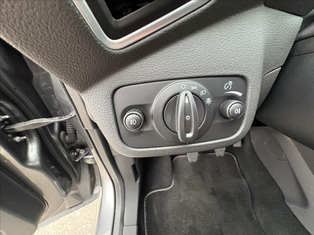 Ford Kuga, 2,0 TDCi 120kW 4x4,Individual - fotka 6
