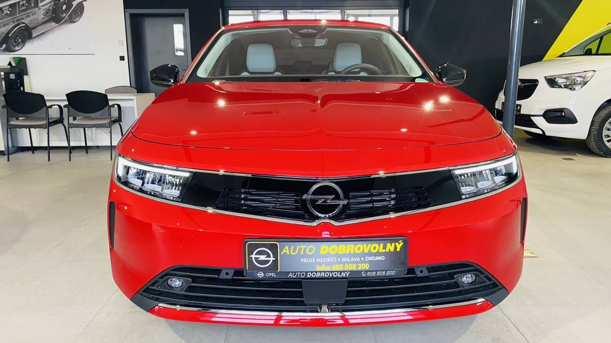 Opel Astra, Elegance HB 1.6 PHEV 132kW/180 - fotka 2