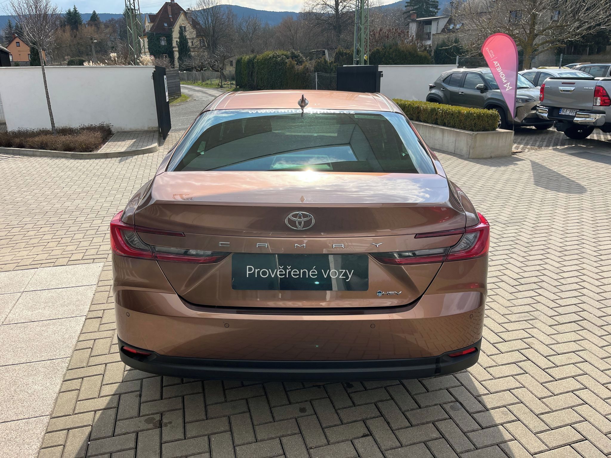 Toyota Camry, 2.5 Hybrid e-CVT Executive JBL - fotka 5