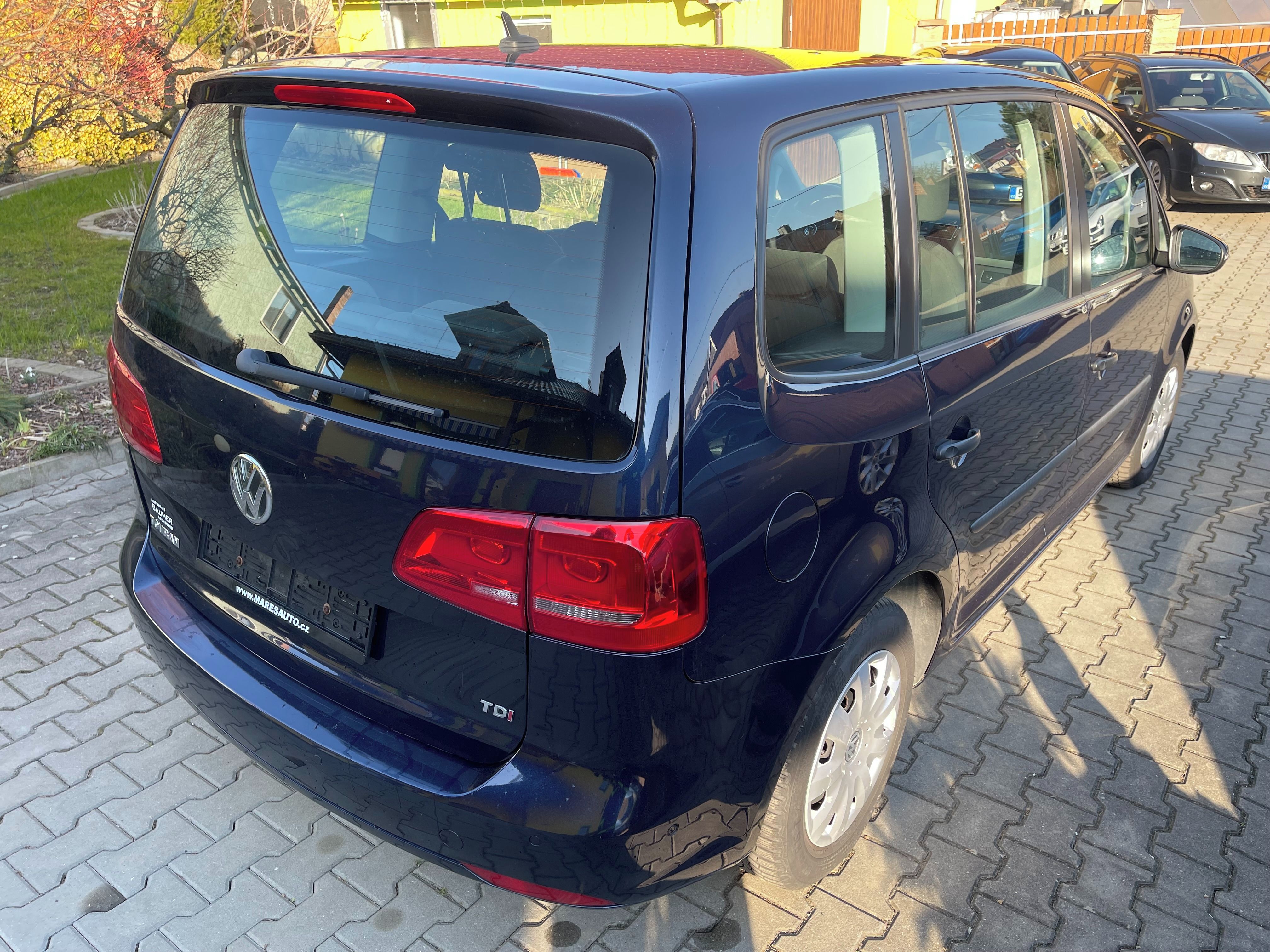 Volkswagen Touran, 1.6 TDI 77 KW, 7 Místný - fotka 6