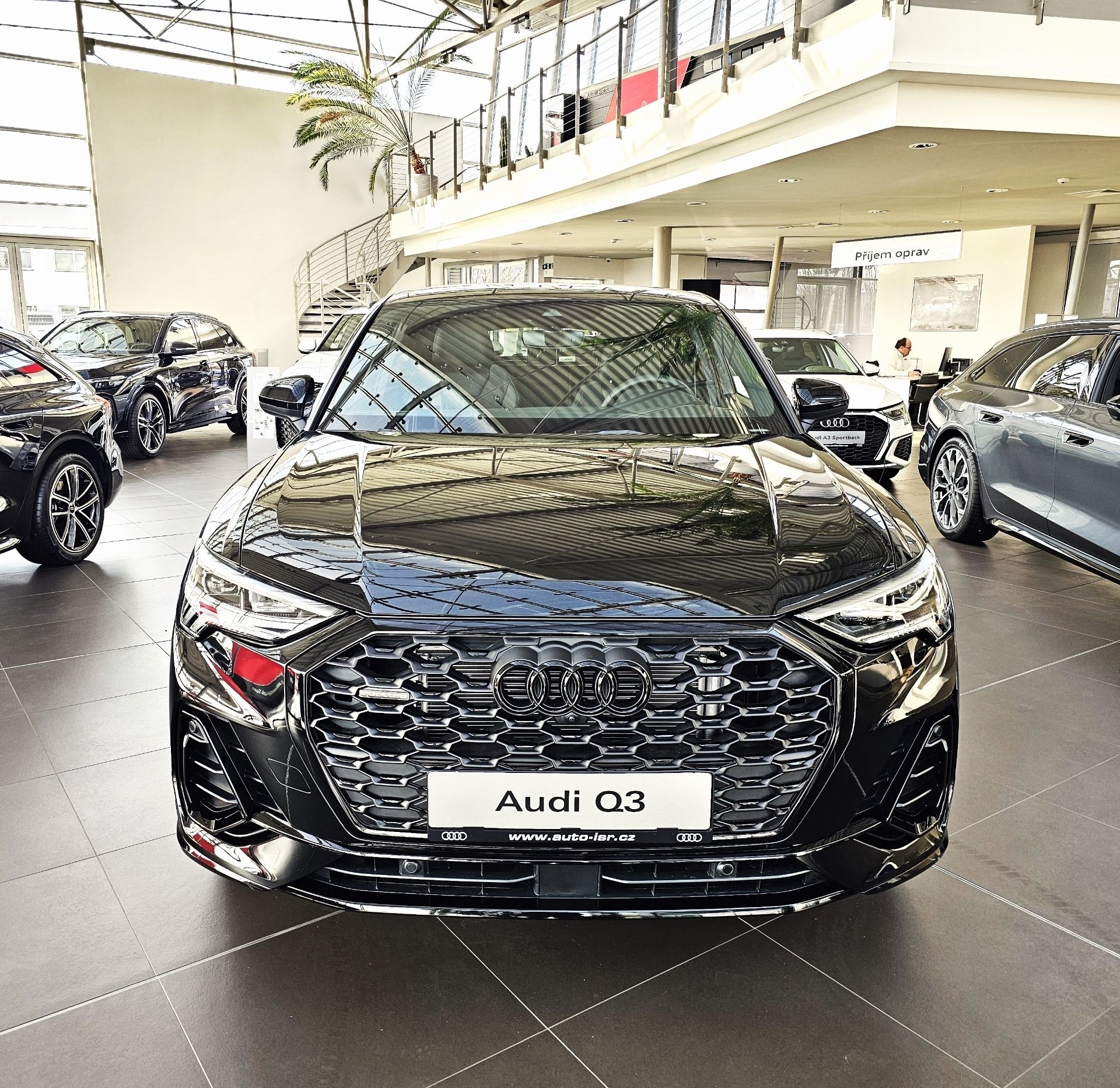 Audi Q3, S-LINE 40 TDI 142 kW Quattro - fotka 4