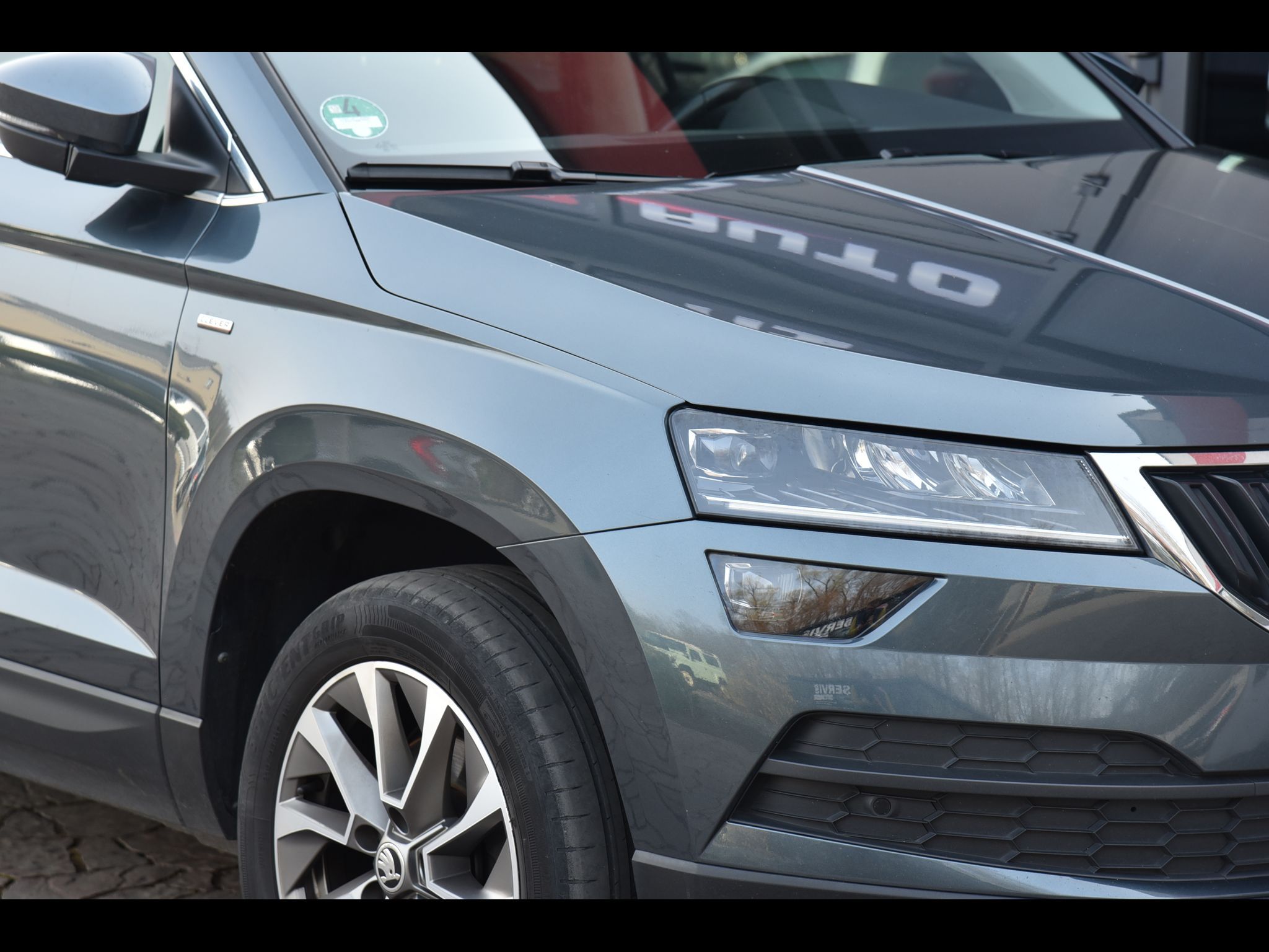 Škoda Karoq, 2.0 TDi DSG Quarz-Grau Metalli - fotka 3