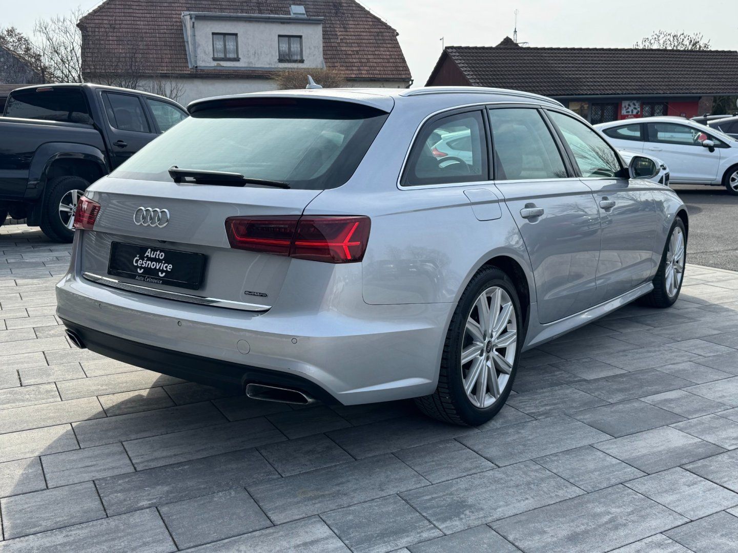 Audi A6, 3,0 TDI 160 Kw Sline - fotka 5