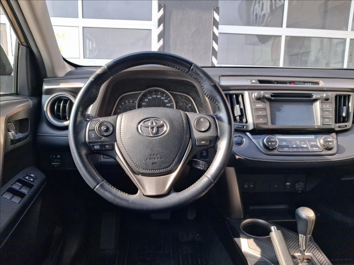 Toyota Rav4, 2,2 Active AT 4x4 - fotka 5