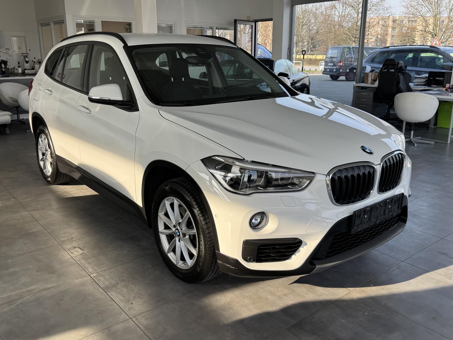 BMW X1, xDrive 18d AUT. LED NAVI TAŽNÉ