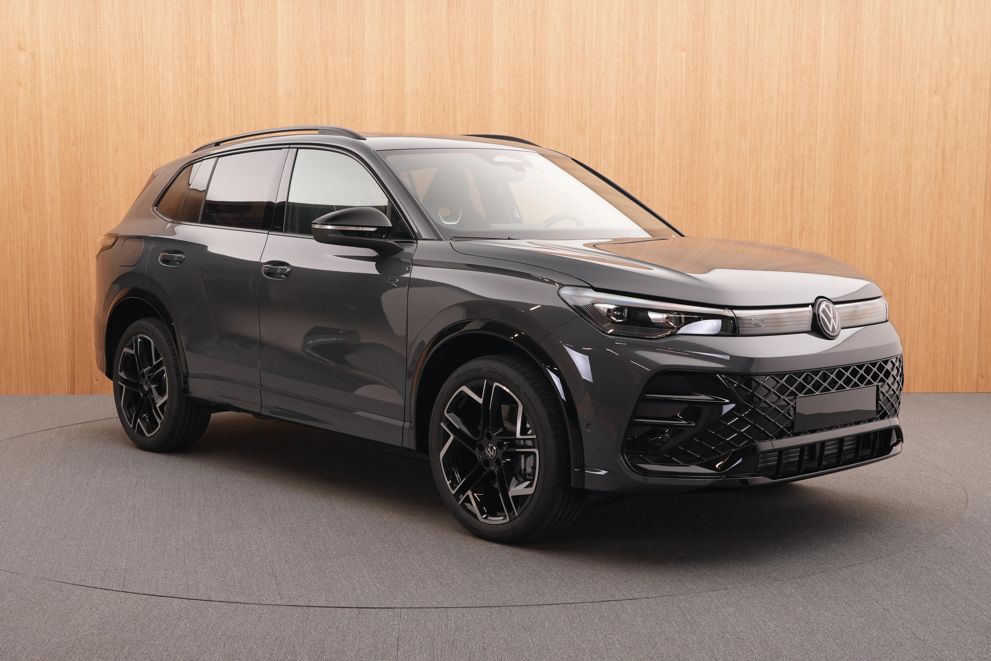 Volkswagen Tiguan, R-Line People 2.0 TSI 4x4 DSG - fotka 6
