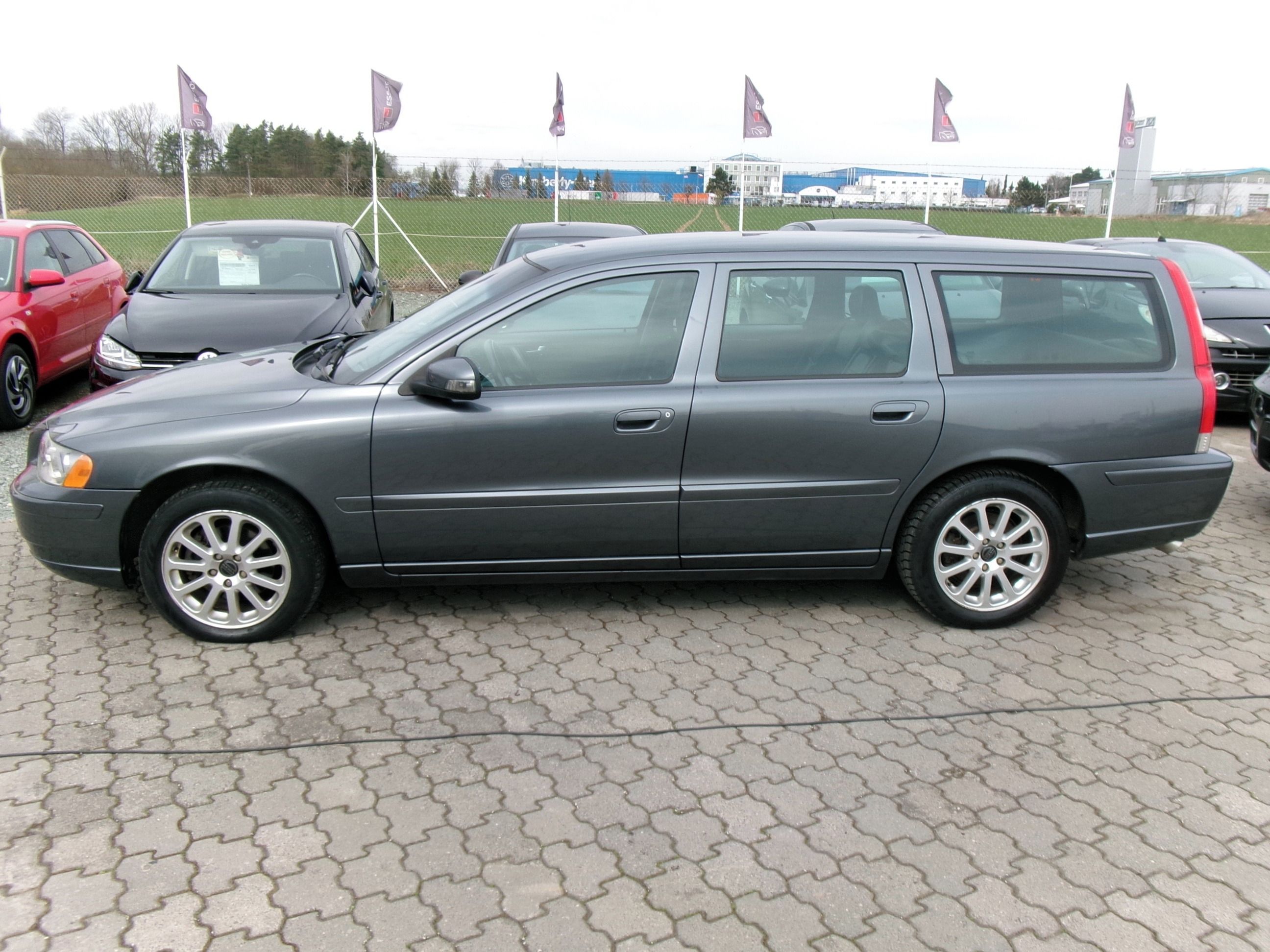 Volvo V70, 2.4D 136kw,aut klima. - fotka 4