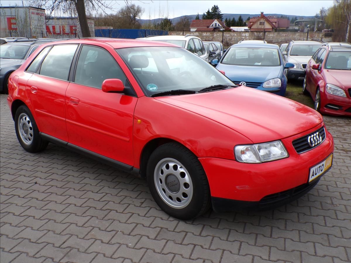 Audi A3, 1,6 i  KLIMATIZACE