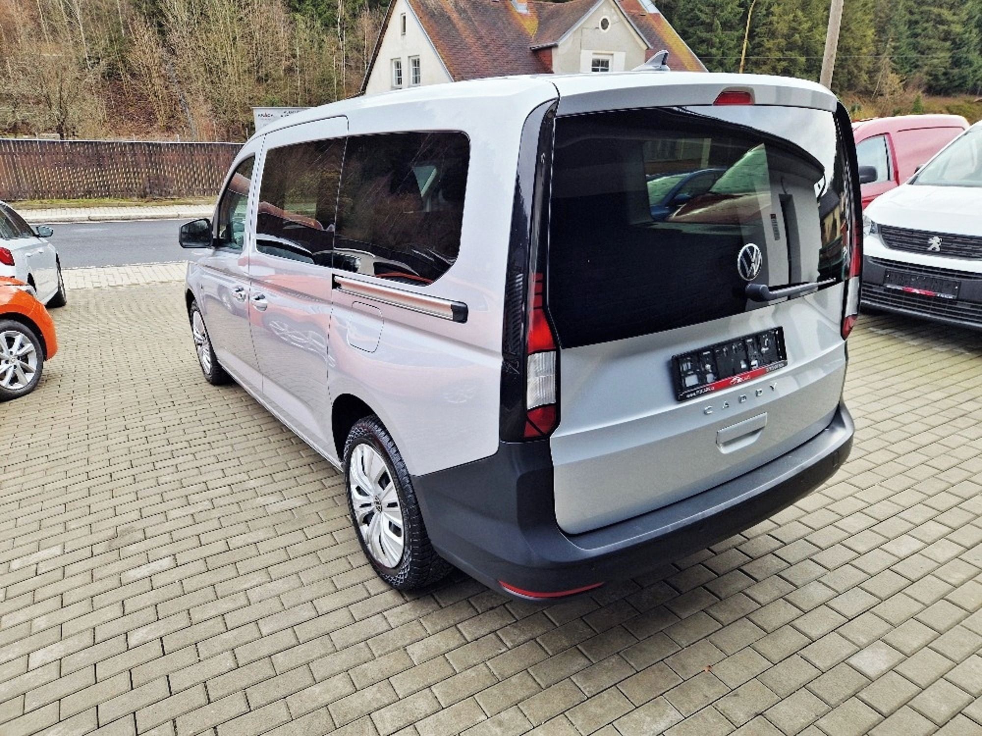 Volkswagen Caddy, 2.0 TDi MAXI - fotka 3