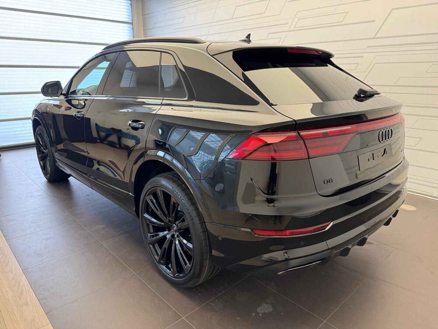 Audi Q8, SUV  50 TDI quattro 210 kW - fotka 3