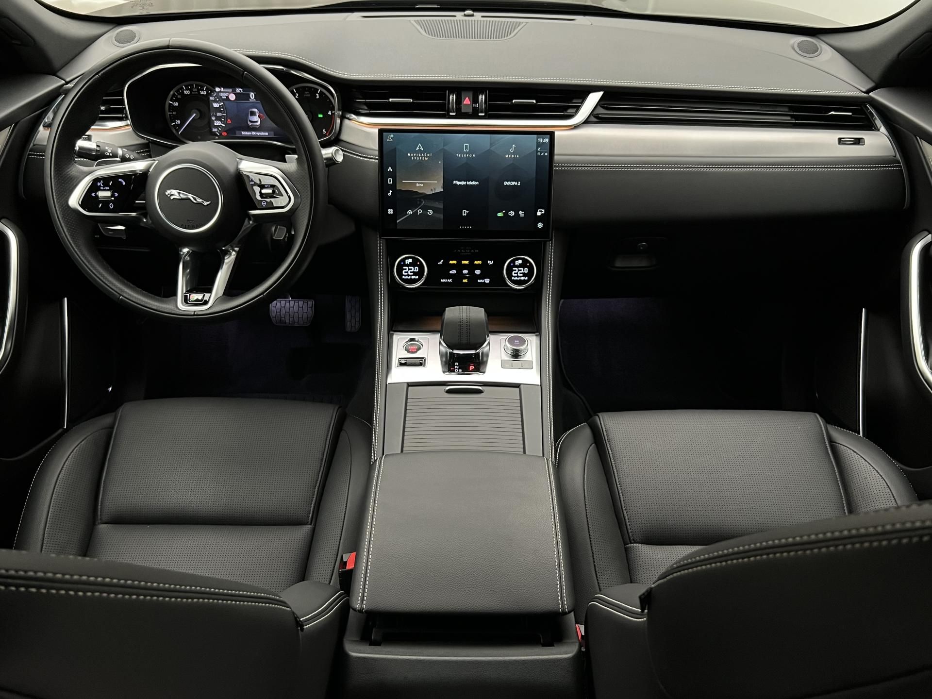 Jaguar F-Pace, D200 R-DYNAMIC S AWD AUT - fotka 2