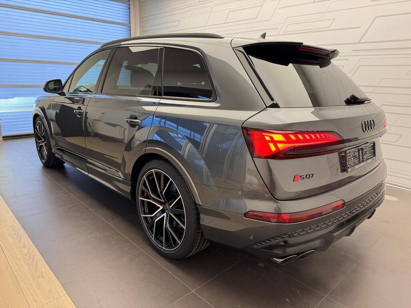 Audi SQ7, SUV V8 TFSI quattro 373 kW - fotka 3