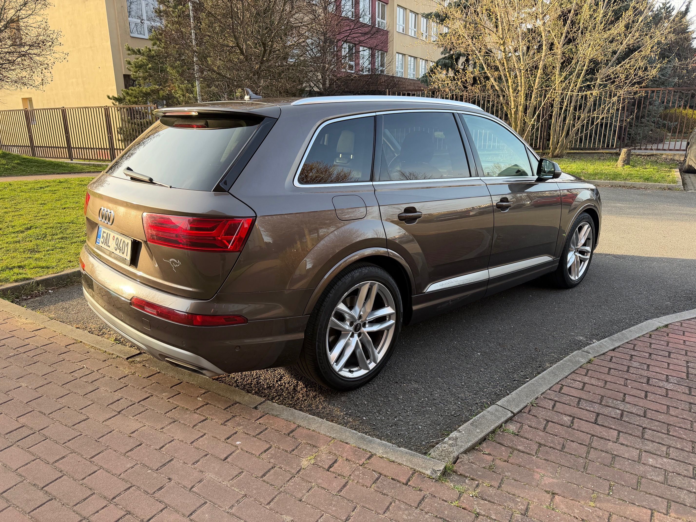 Audi Q7, 200 kW S-line Quattro CZ koup. - fotka 3