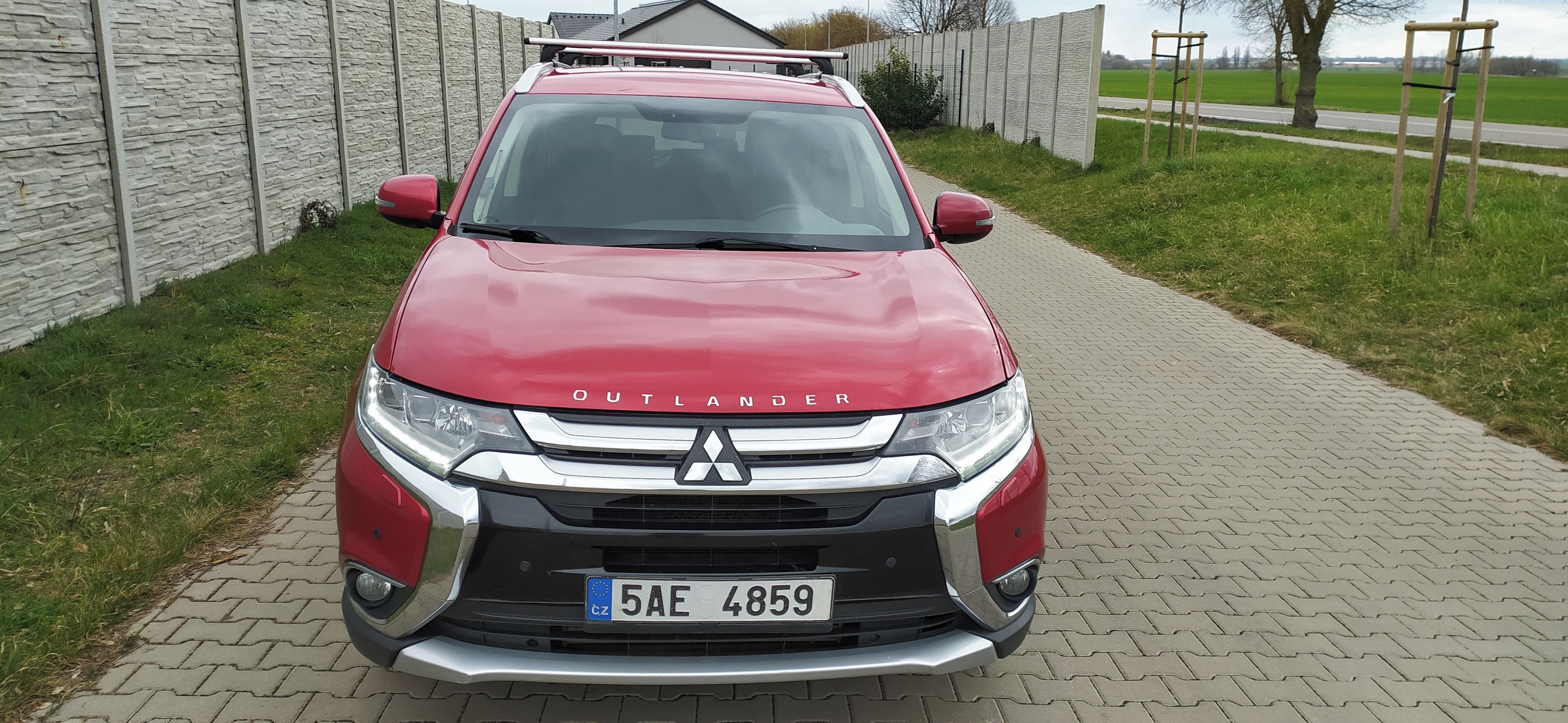 Mitsubishi Outlander, 2.2Di-D 4wdČR,7MÍST,INTENSE - fotka 2