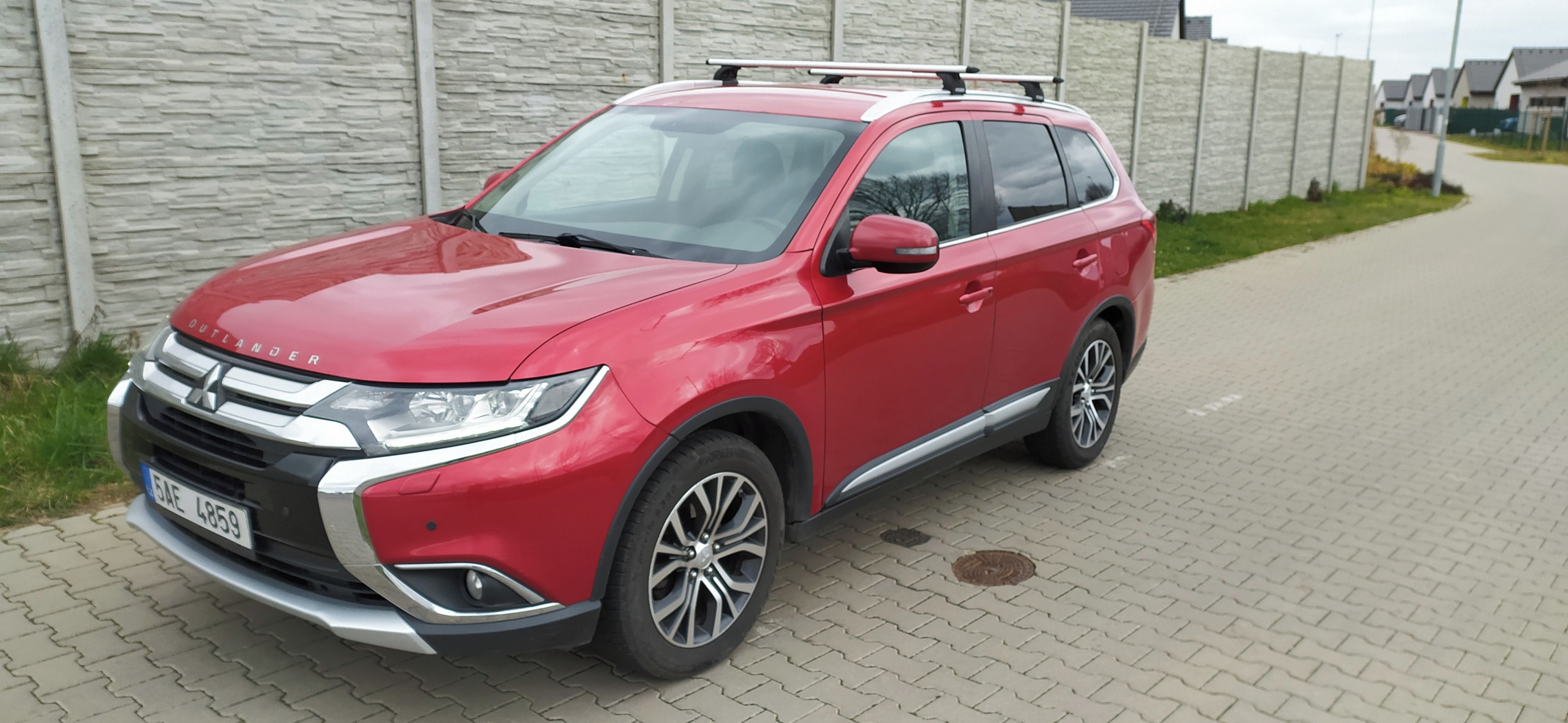 Mitsubishi Outlander, 2.2Di-D 4wdČR,7MÍST,INTENSE