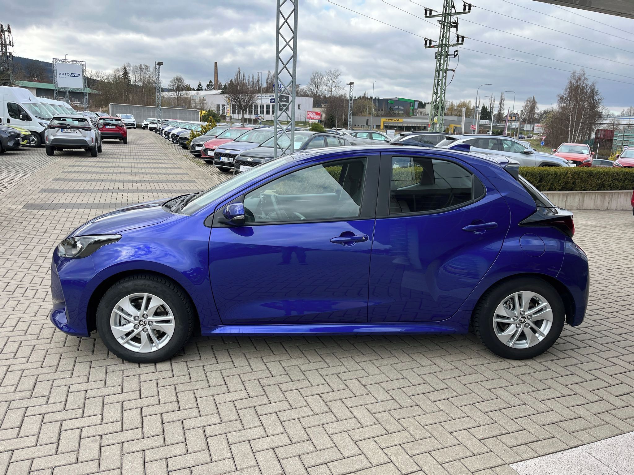Toyota Yaris, 1.5 Hybrid e-CVT Comfort - fotka 3