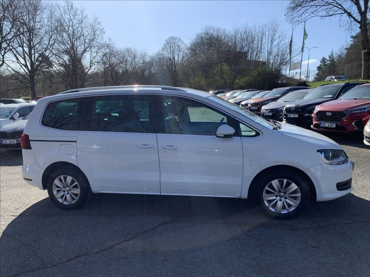 Volkswagen Sharan, 2,0 TDI 4x4 7.MÍST,ČR SERVISKA - fotka 4