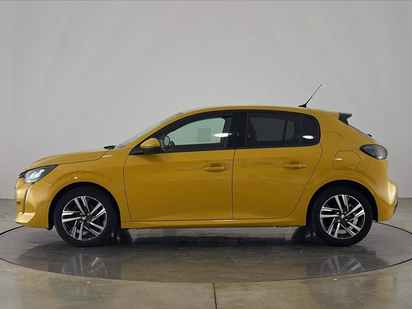 Peugeot 208, 1.2 PureTech / 74 kW Allure - fotka 3