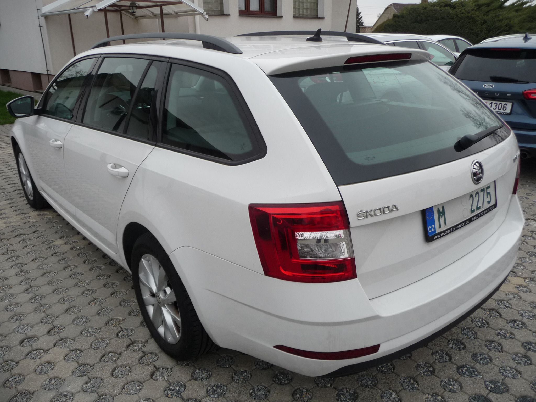 Škoda Octavia, 1.0 i 85kw  Business DSG 1.maj - fotka 6