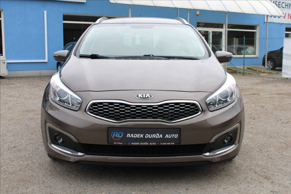 Kia Cee´d, 1,6 CRDi  ČR,COMFORT PLUS - fotka 2