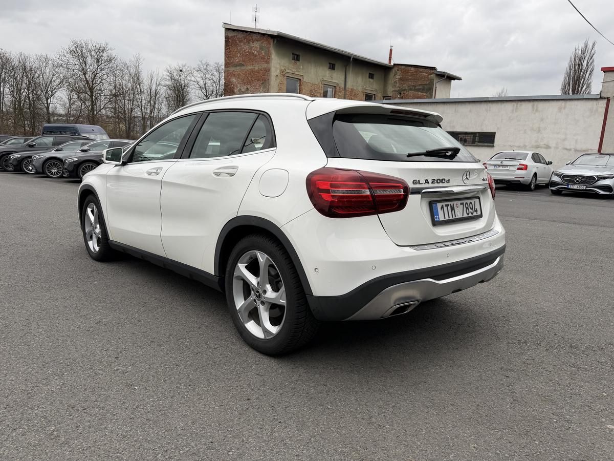 Mercedes-Benz GLA, 200d 4MATIC - fotka 3