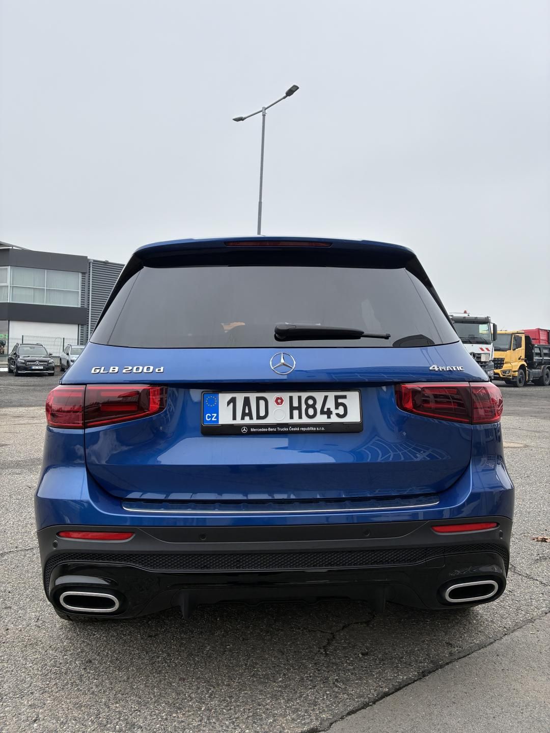 Mercedes-Benz GLB, 200d 4MATIC - fotka 4