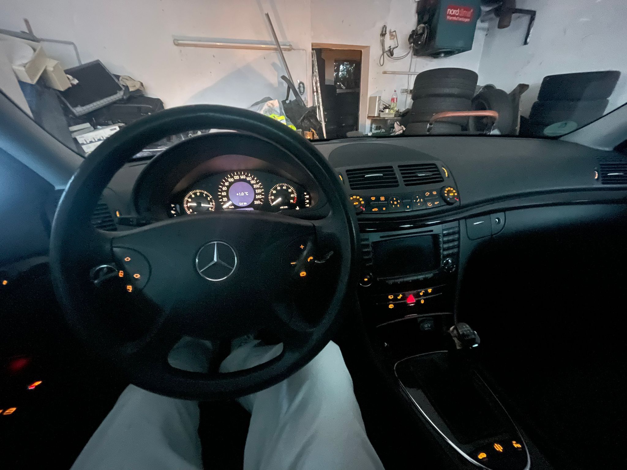 Mercedes-Benz Třídy E, E200 Kompressor 120 Kw Tazne - fotka 4