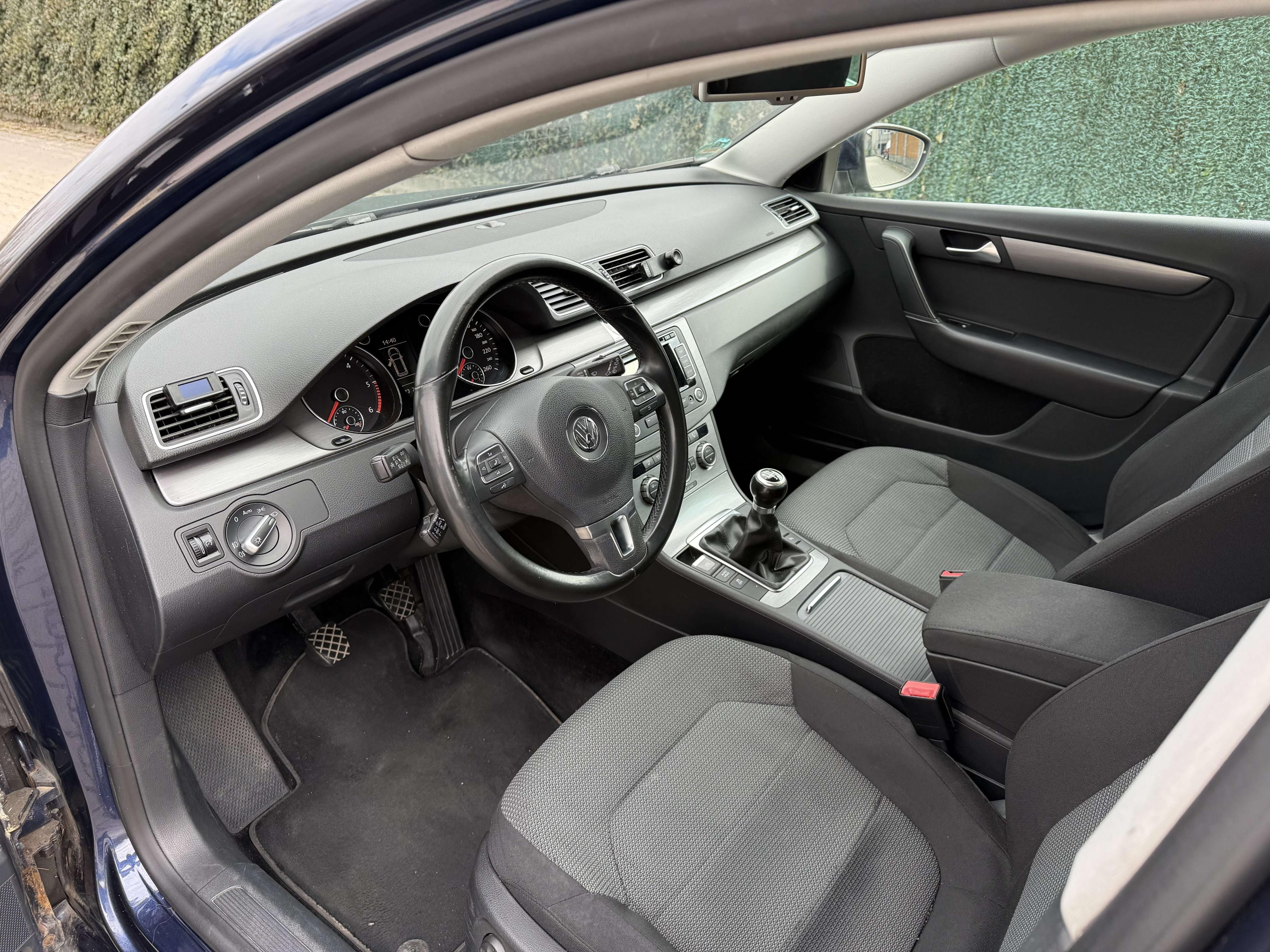 Volkswagen Passat, 2.0TDI Adaptivní tempomat, DPH - fotka 6