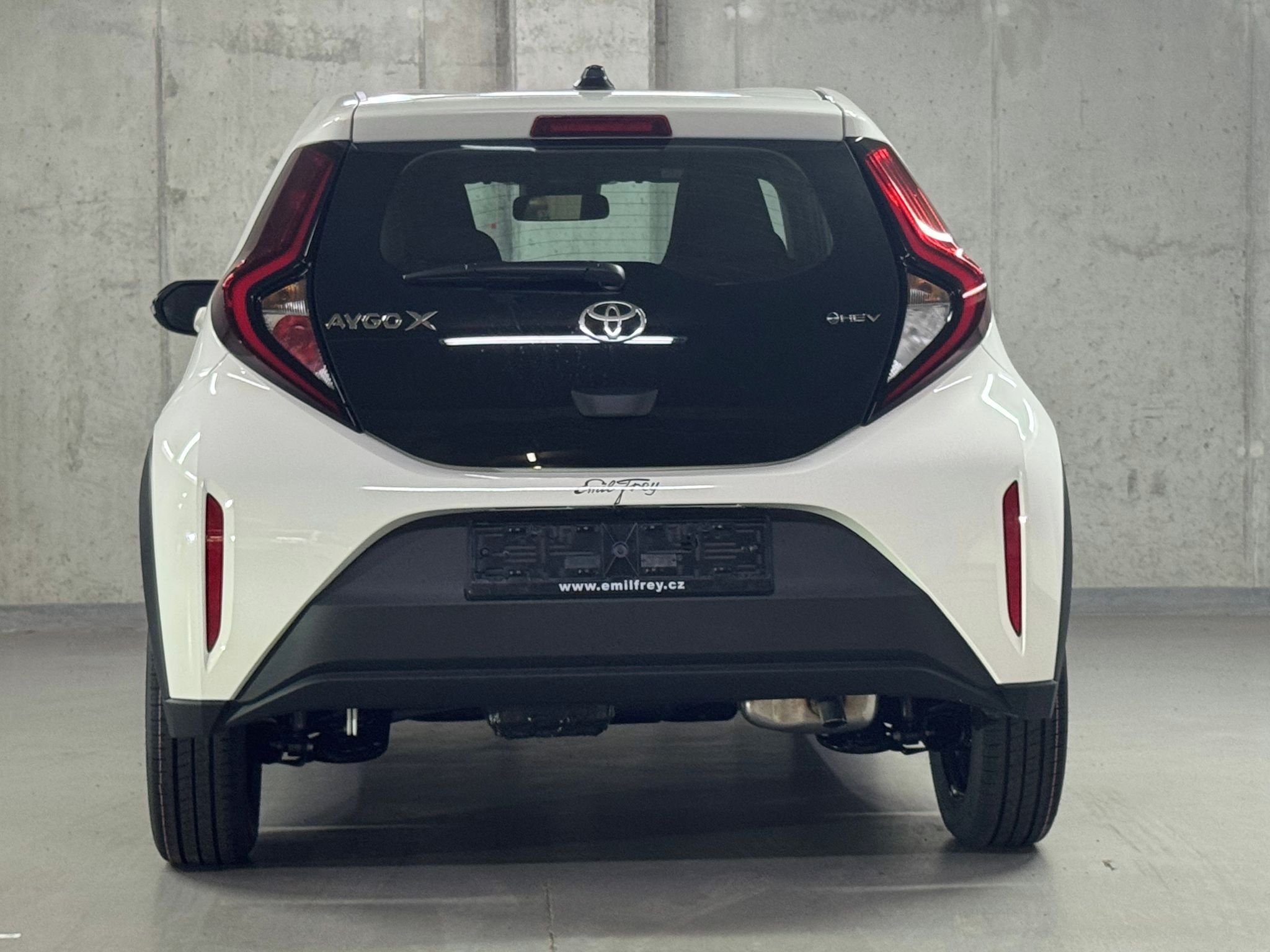 Toyota Aygo, Active 1.5 Hybrid 116k - fotka 6