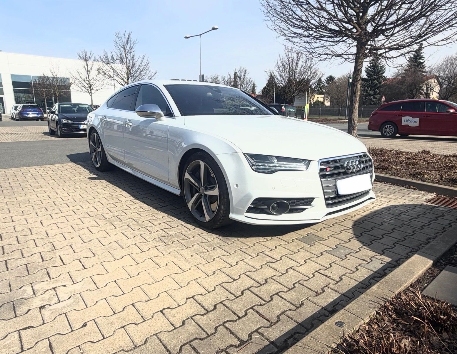 Audi S7, HUD, masáž, 360*, softclose - fotka 2