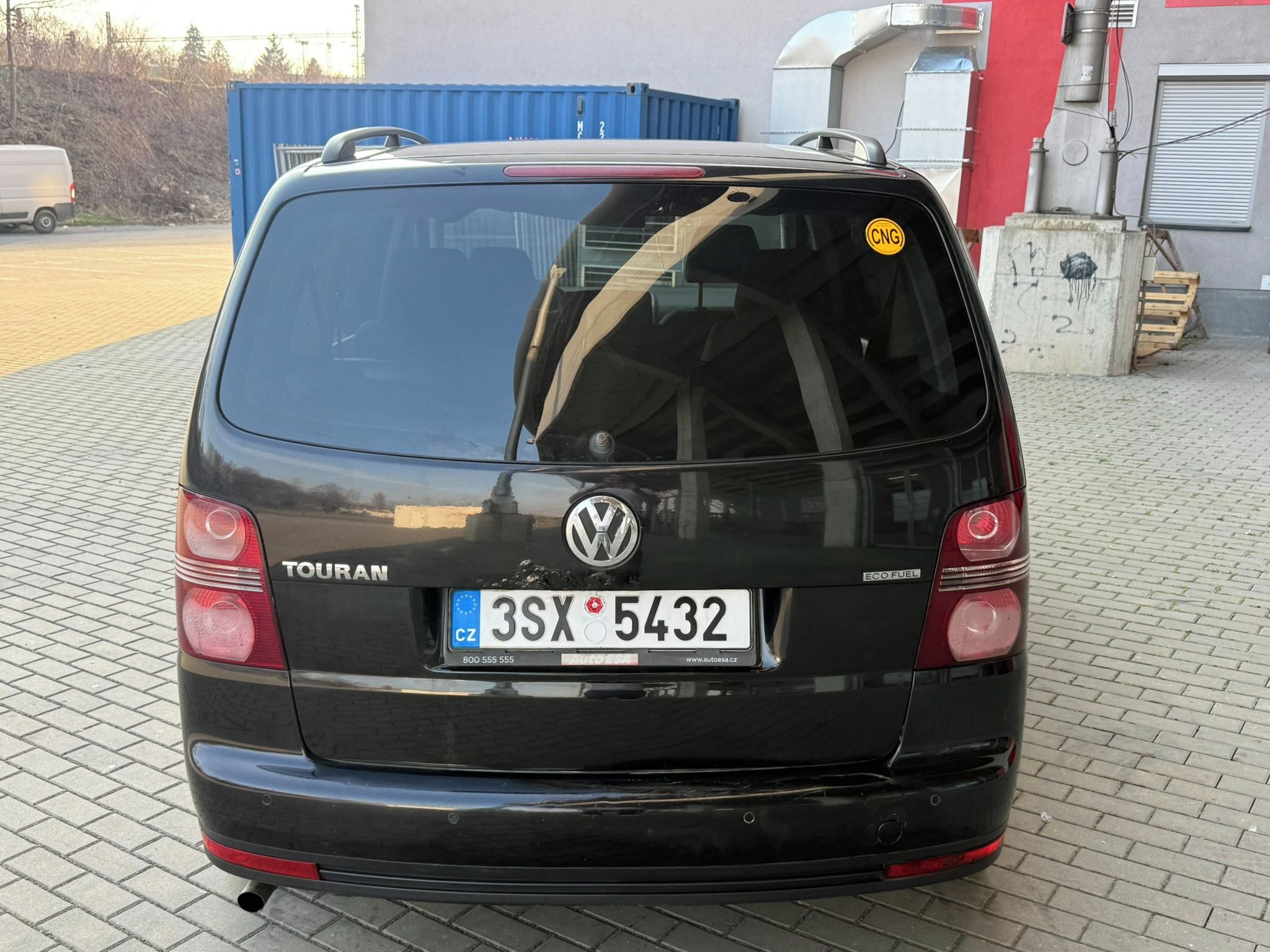 Volkswagen Touran, 2.0i+CNG, 80kw Nová STK 7míst - fotka 4