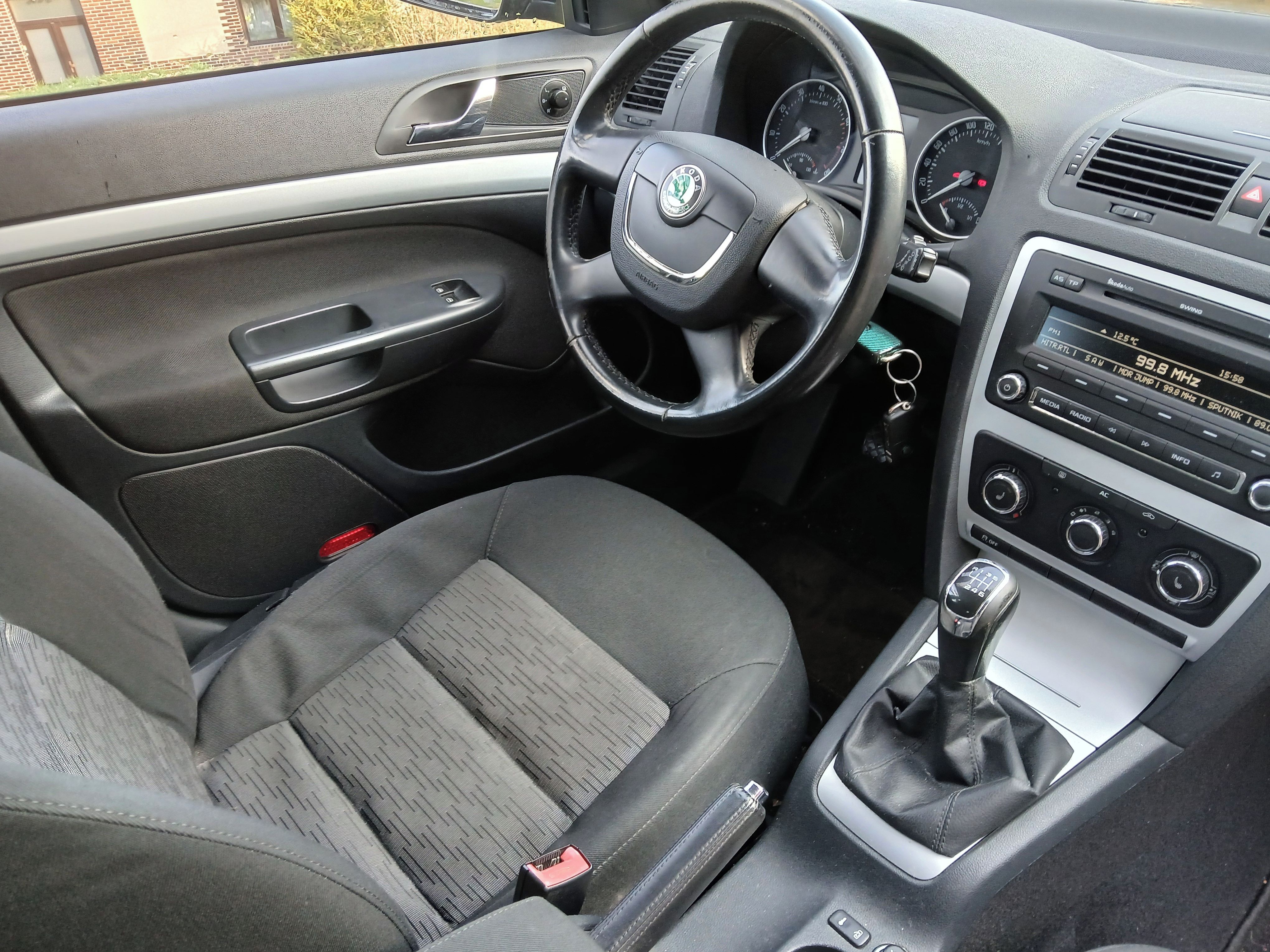 Škoda Octavia, 1,4 i - fotka 2